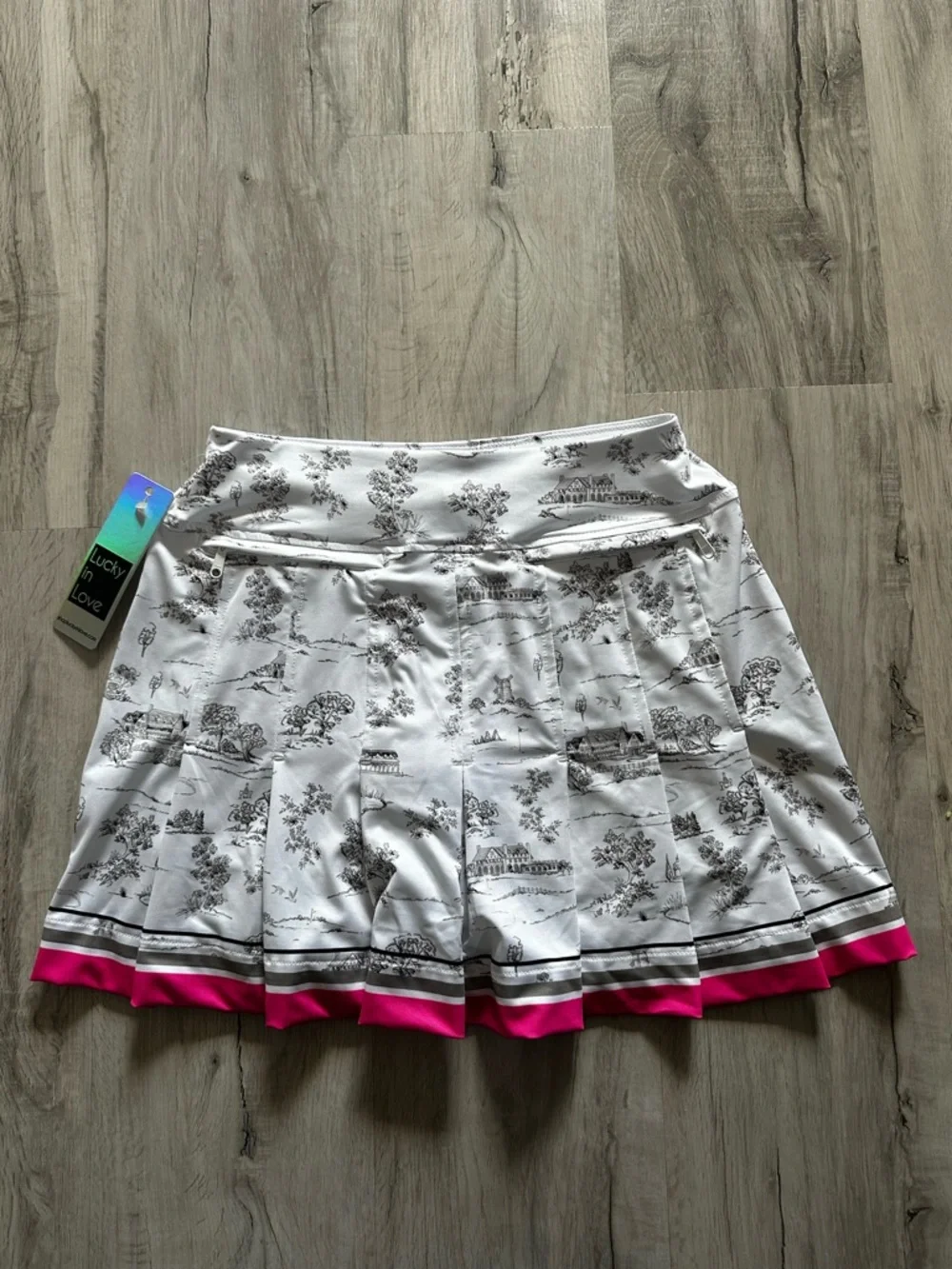 NWT Lucky in Love White Scenic Print Golf/Tennis Set with Pink Hem - Picture 3 of 7